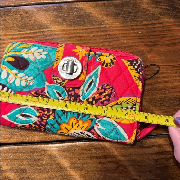 Vera Bradley Multicolor Patterned Wallet Red/turquoise metal clip Never used - Picture 7 of 7